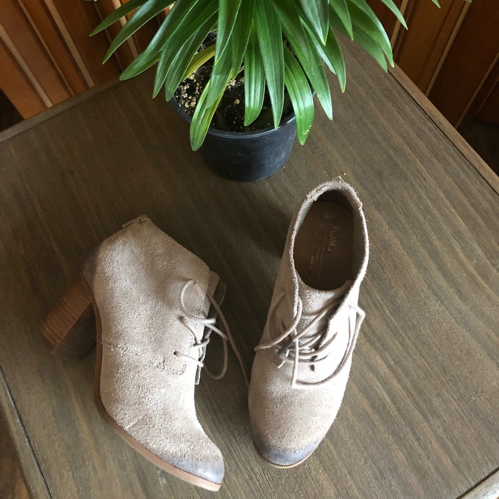 TOMS boots